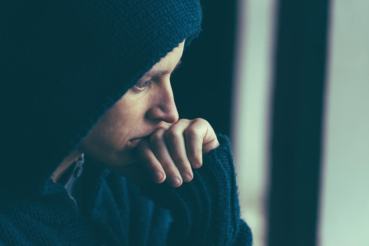 anaheimlighthouse-7-bad-habits-that-will-affect-your-recovery-article-photo-man-in-depression