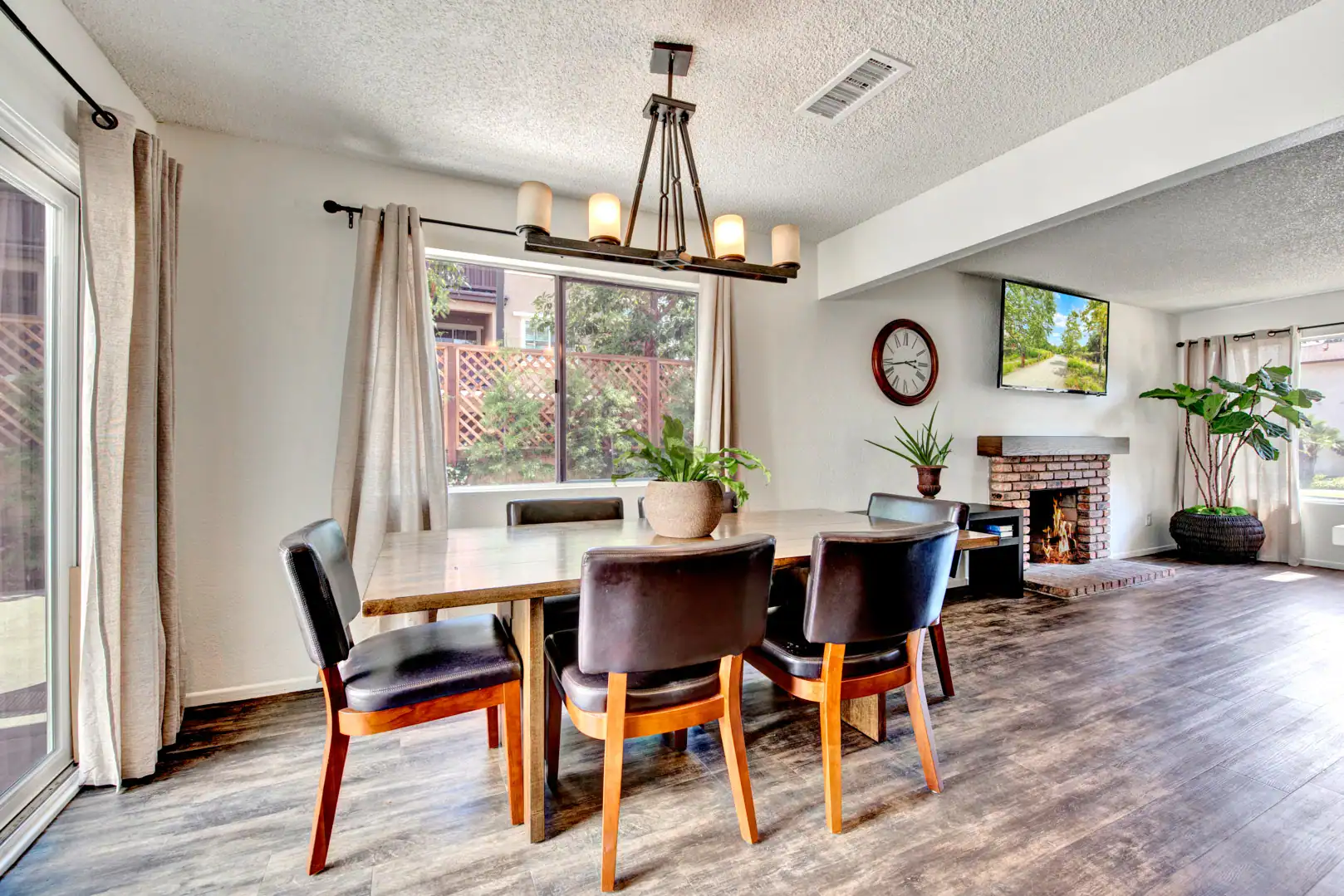 Detox dining room at Lighthouse Treatment in Orange County, CA