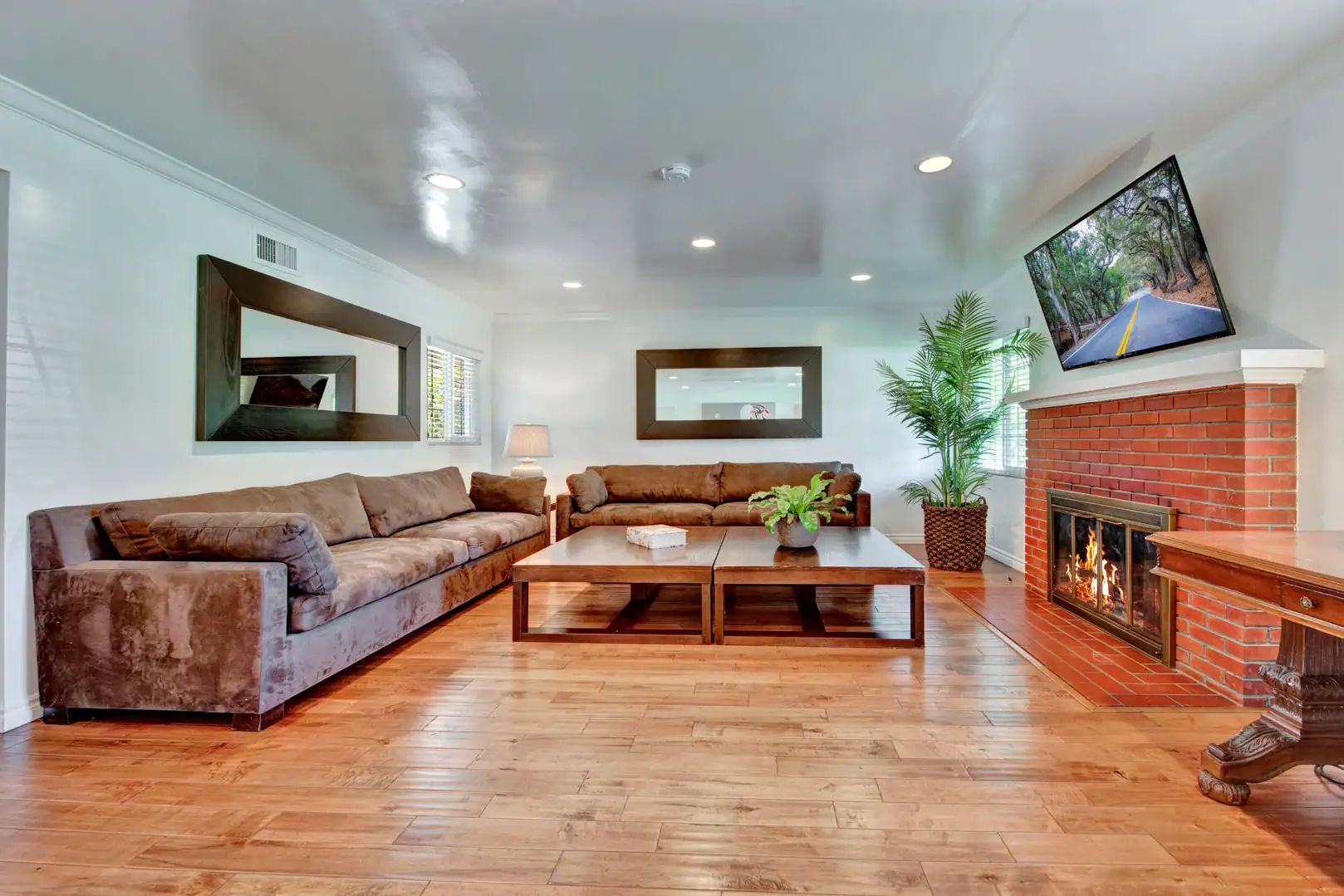 Drug Detox community living room at Lighthouse Treatment in Orange County, CA