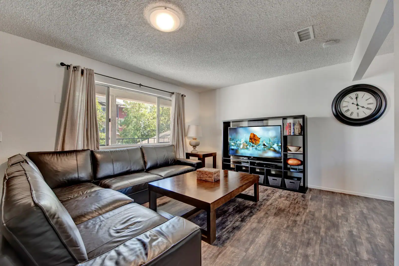 Outpatient Rehab community room at Lighthouse Treatment in Orange County, CA