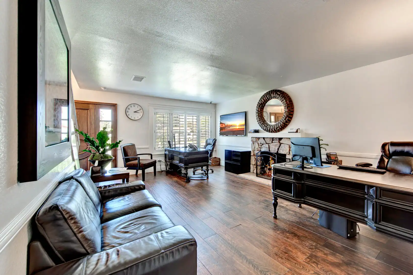 Rehab community living room at Lighthouse Treatment in Orange County, CA