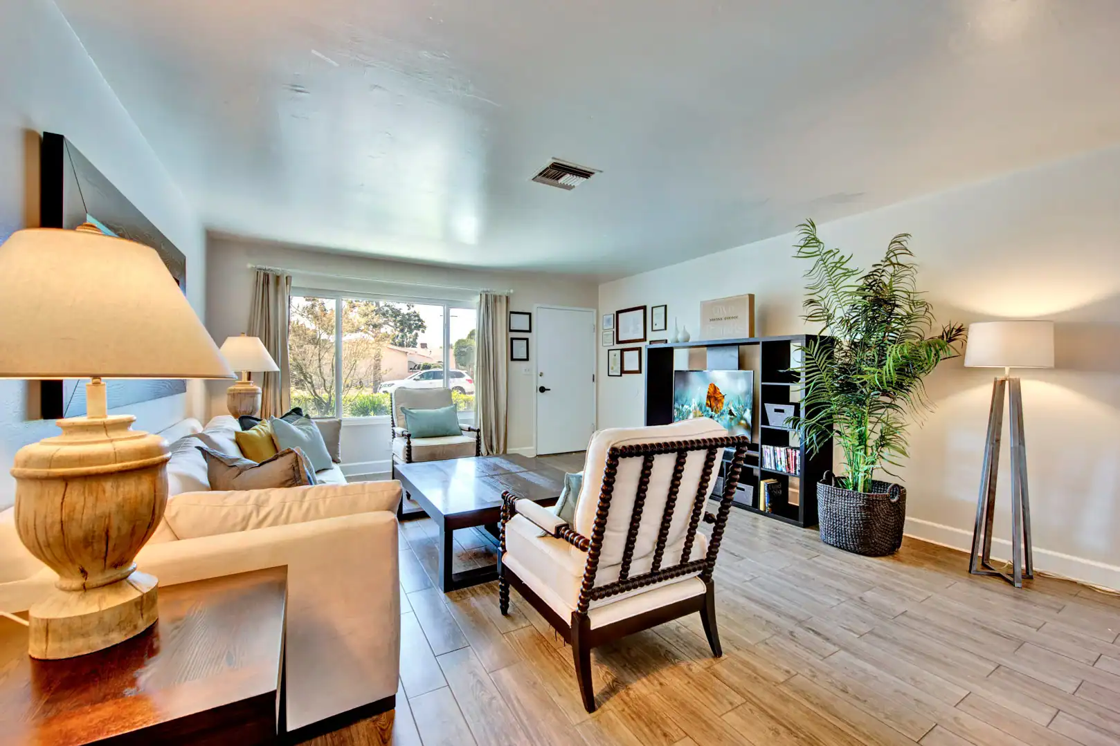 Women's Treatment Center living room seating at Lighthouse Treatment in Orange County, CA